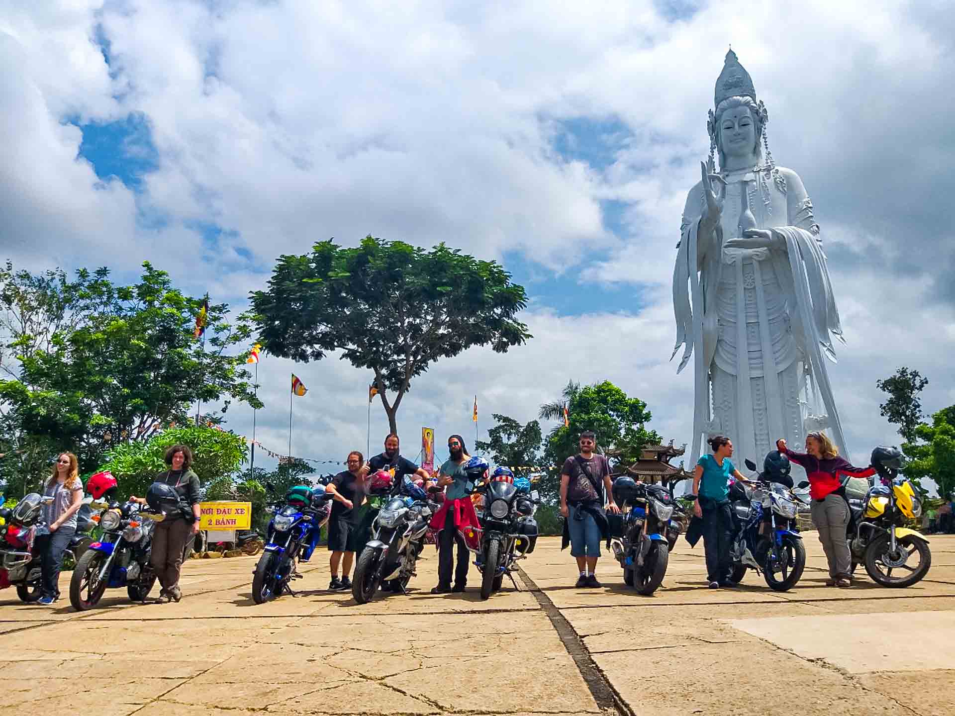 /fm/Files//Pictures/Ido Uploads(1)/Asia/Suppliers Share/Da Lat/Da Lat - Easy Riders Tourists Group Linh Pagoda - SP.jpg